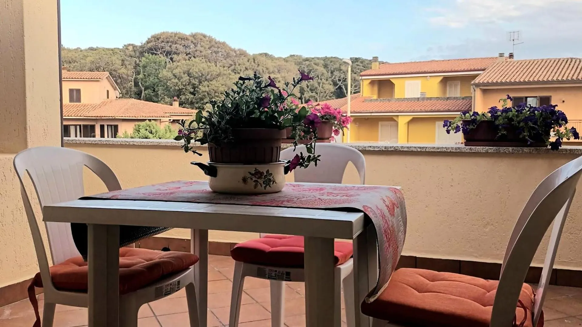 La Casa Di Mamma, Appartamento Di Charme Nel Borgo Luogosanto Italia