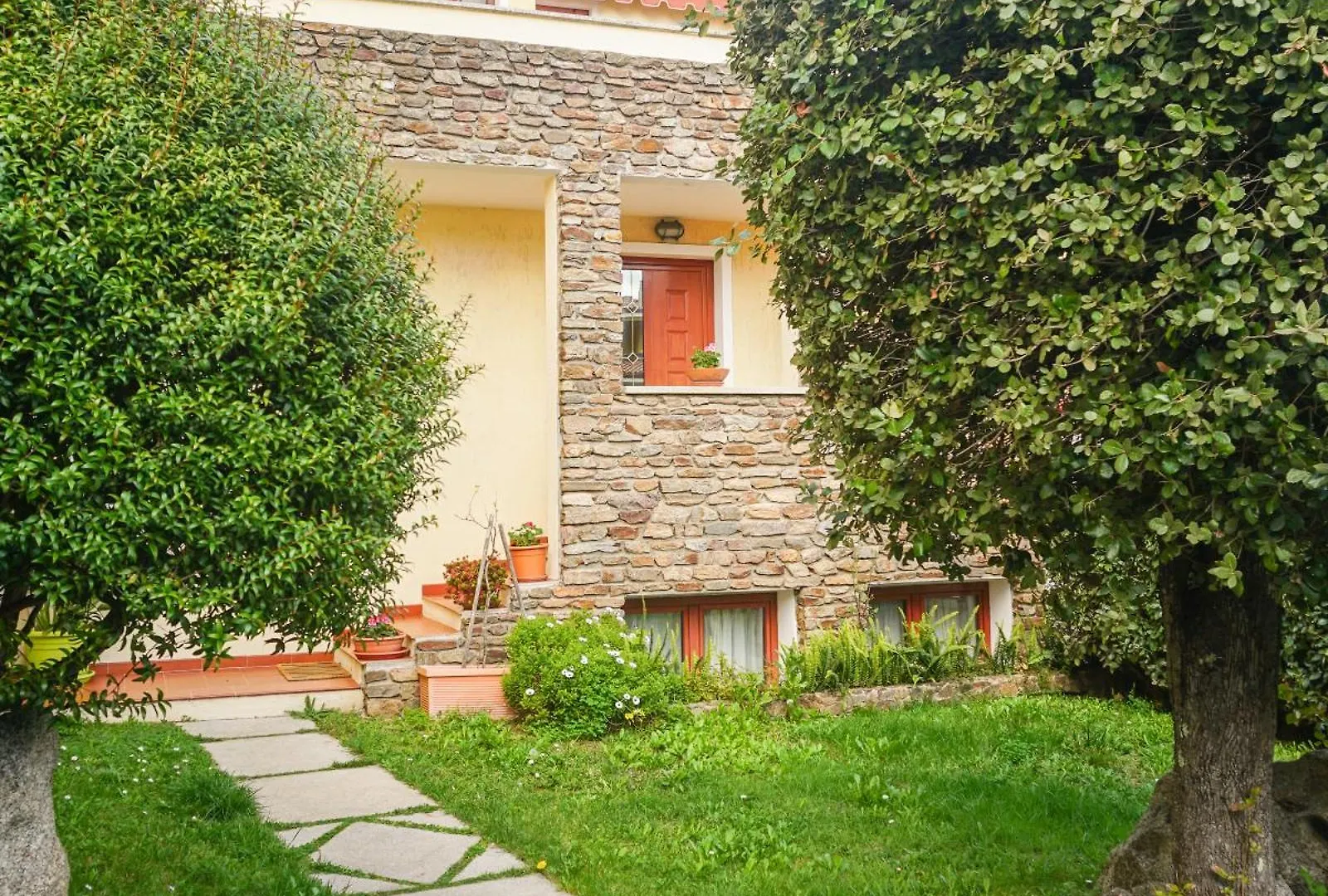 La Casa Di Mamma, Appartamento Di Charme Nel Borgo Luogosanto Apartment
